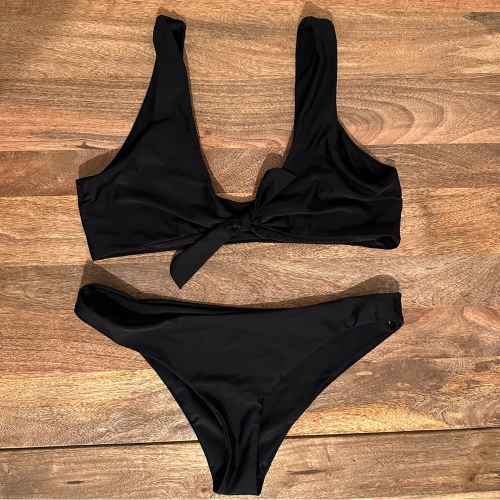 Black NWOT Tie Front Bikini Top w/Mid-Rise Bottom Sz XL